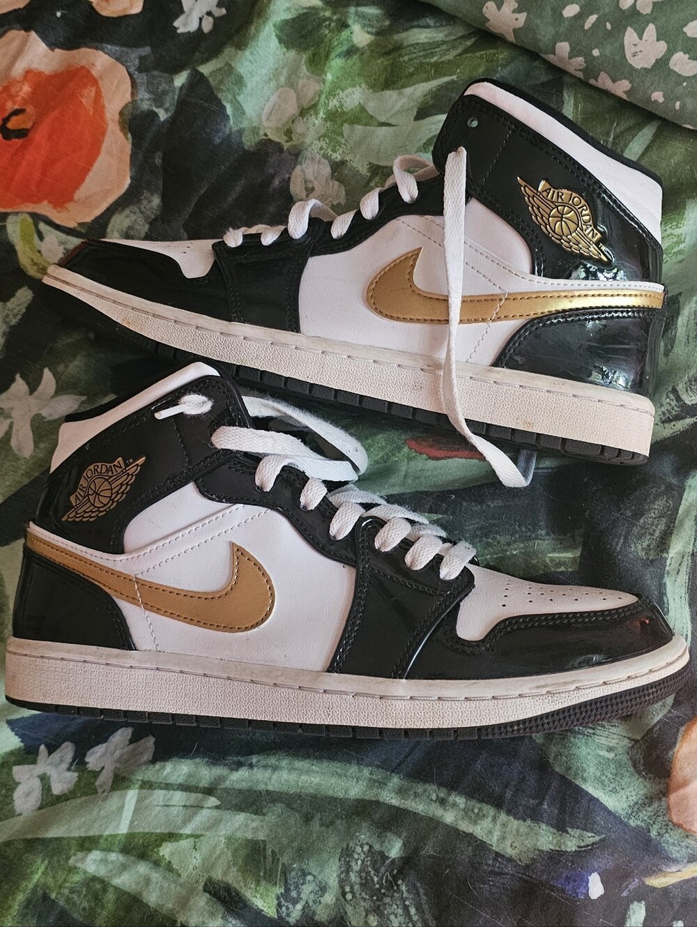 Air Jordan 1 Mid White Black Gold Nike Swoosh